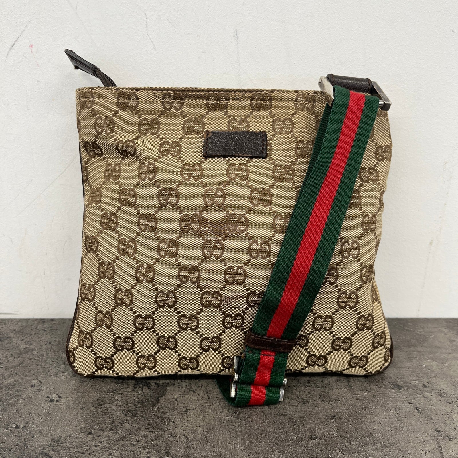 Men's Gg Supreme Messenger Bag Beige - Photo 9