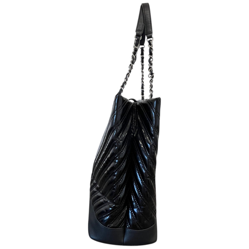 Women's Chevron Handbag Black