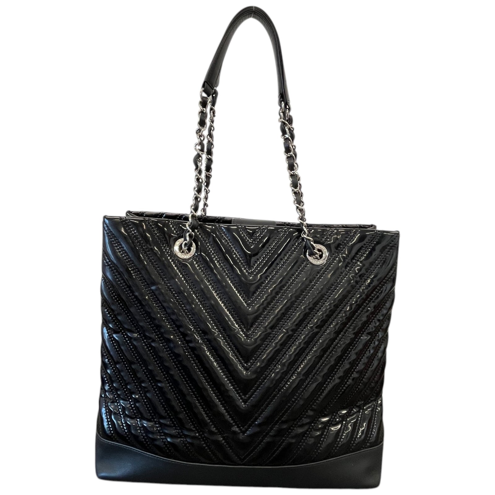 Women's Chevron Handbag Black - Photo 3