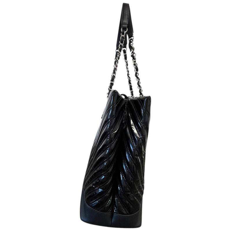Women's Chevron Handbag Black