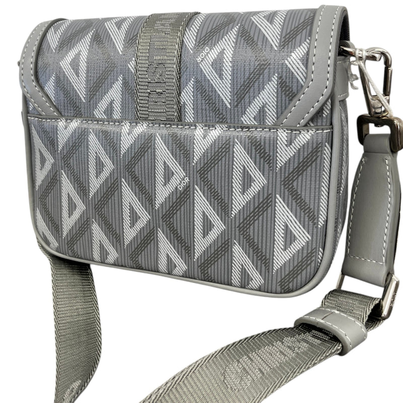 Men's Mini Dior Hit The Road Messenger Bag Grey