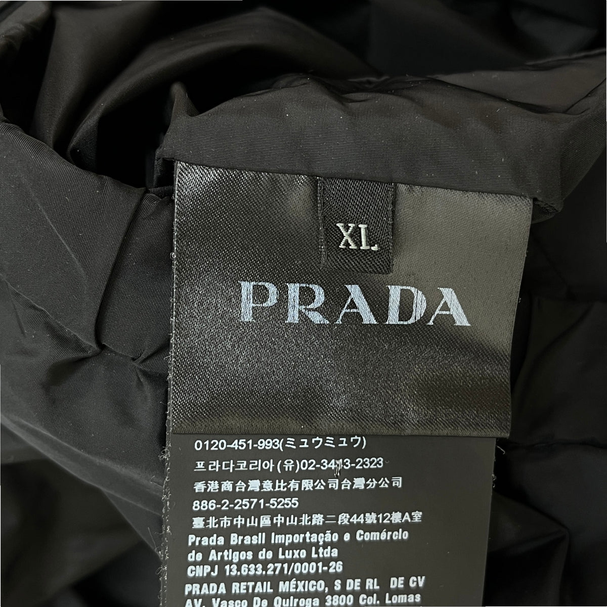 Men's Re-Nylon Plaque Logo Windbreaker Black Size XL - Photo 5