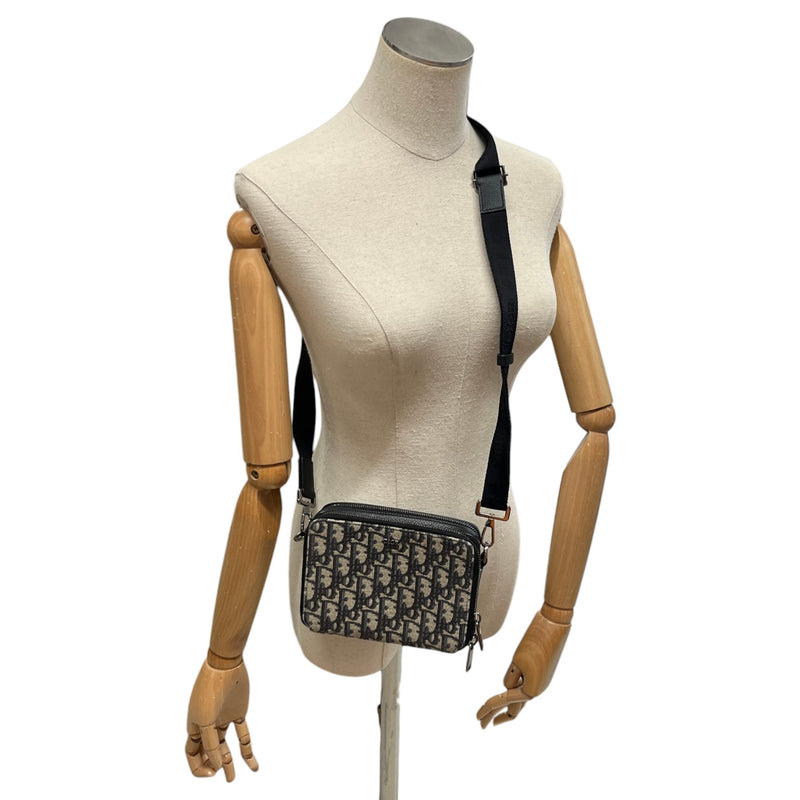 Men's Oblique Zipped Pouch Messenger Bag Beige