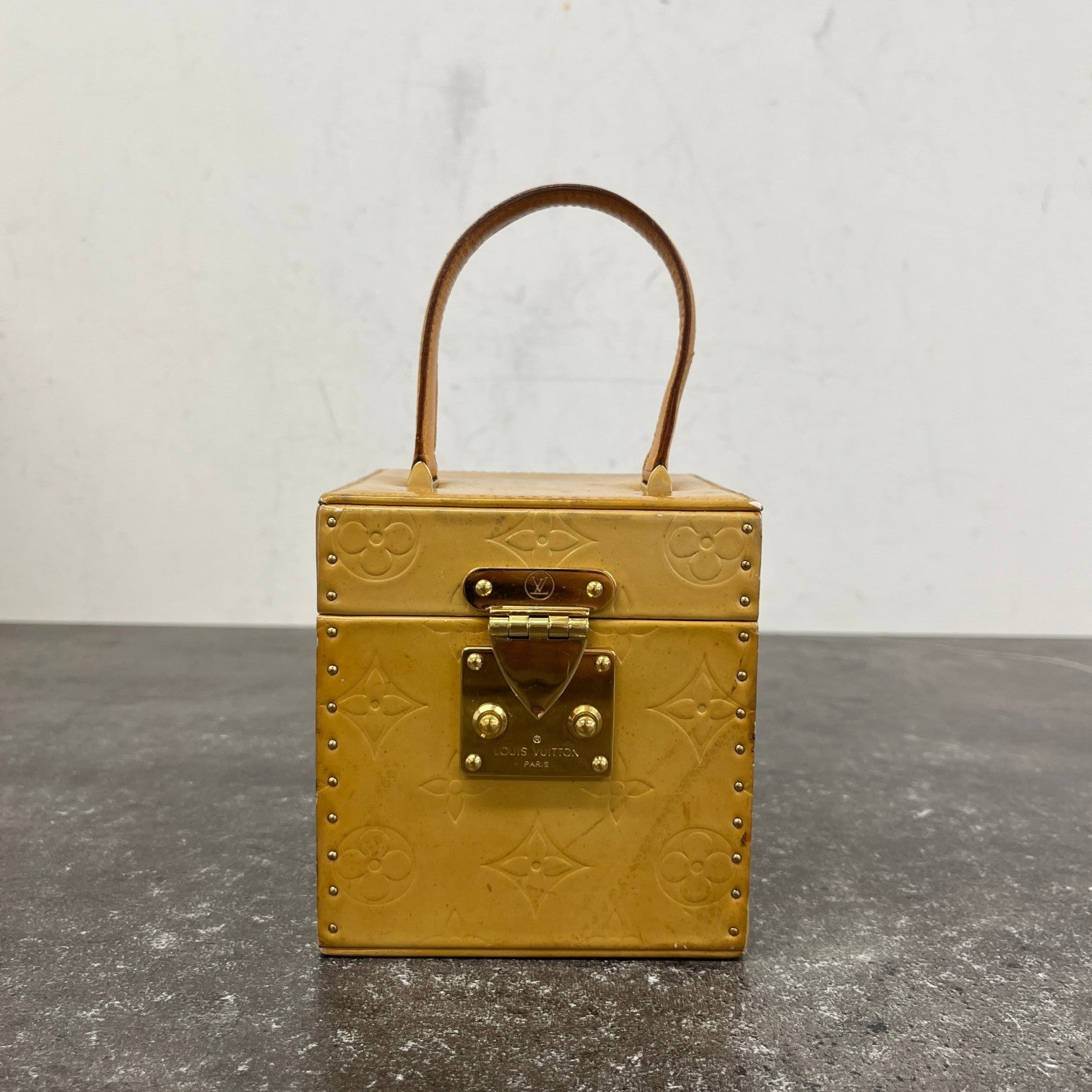 Women's Monogram Vernis Bleecker Box Bag Gold - Photo 12