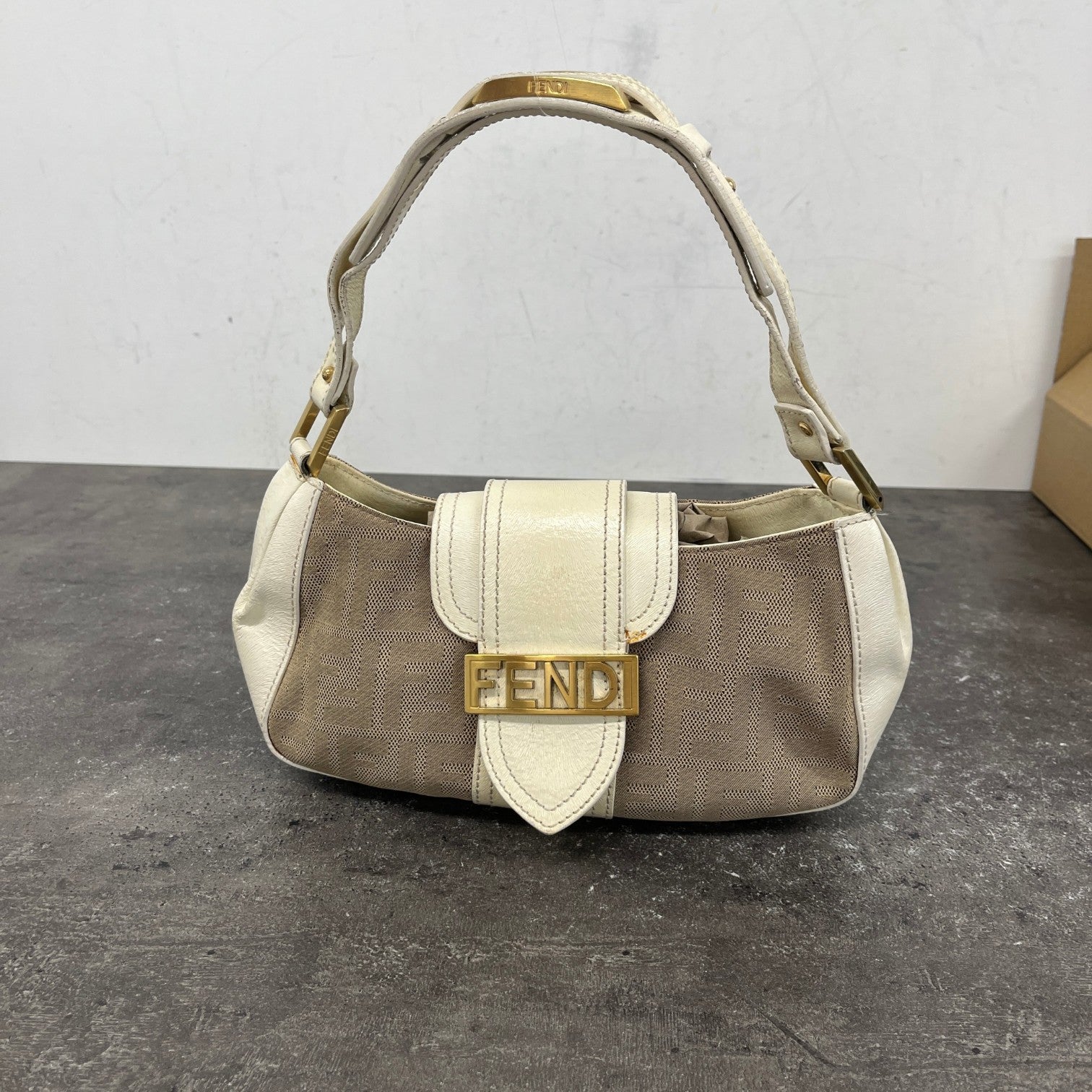 Women's Zucca Monogram Shoulder Bag Cream - Photo 14