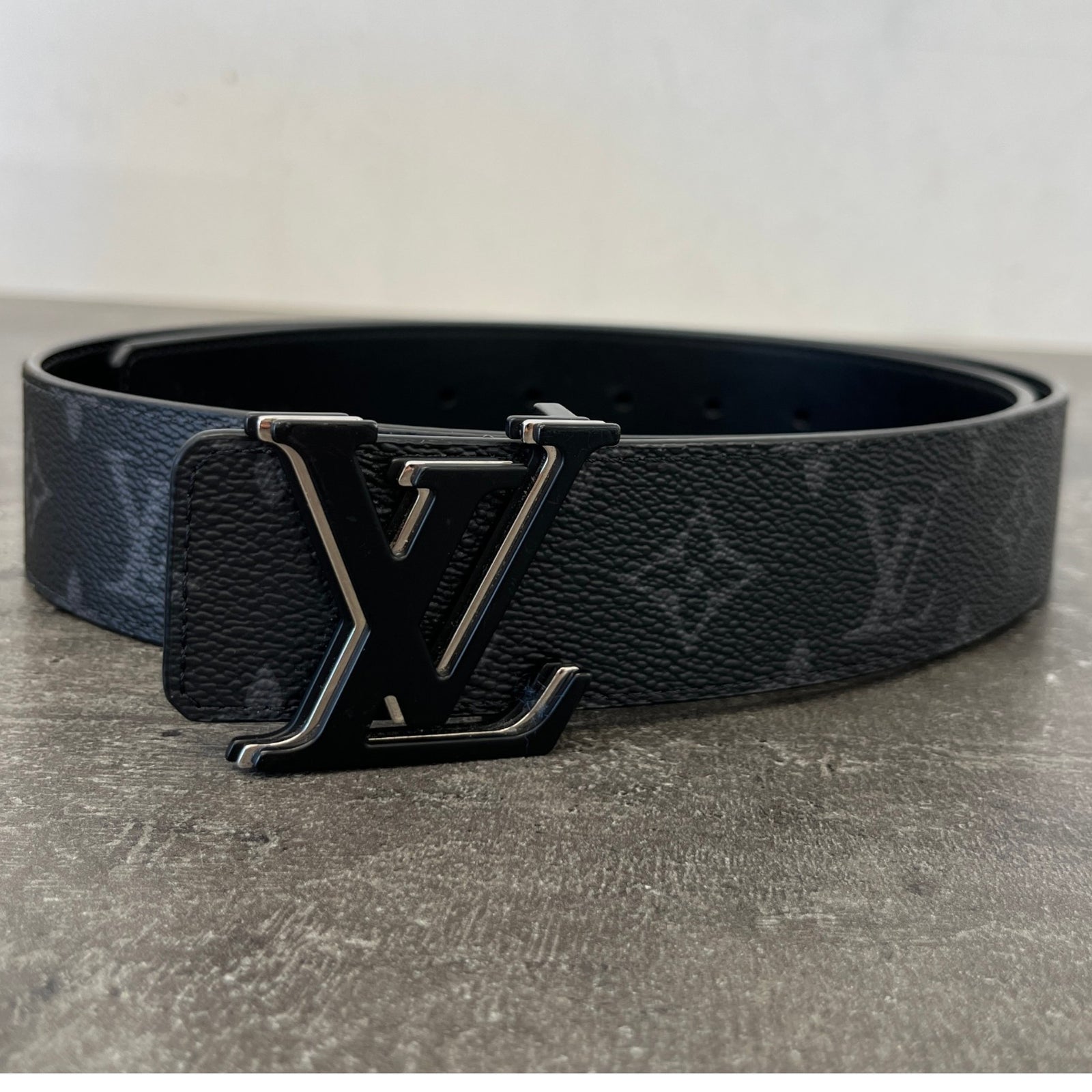 Men's Lv Initials Reversible Belt Black Size Waist 36" - Photo 9