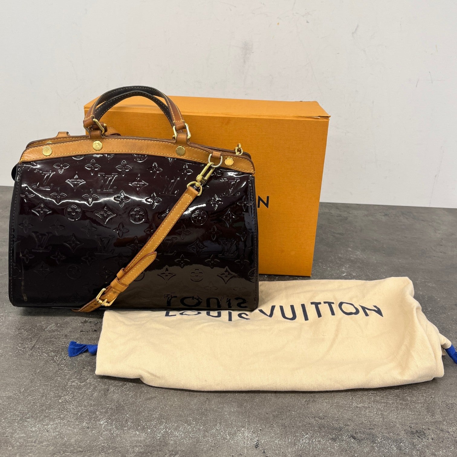 Women's Monogram Vernis Brea Mm Bag Burgundy - Photo 13