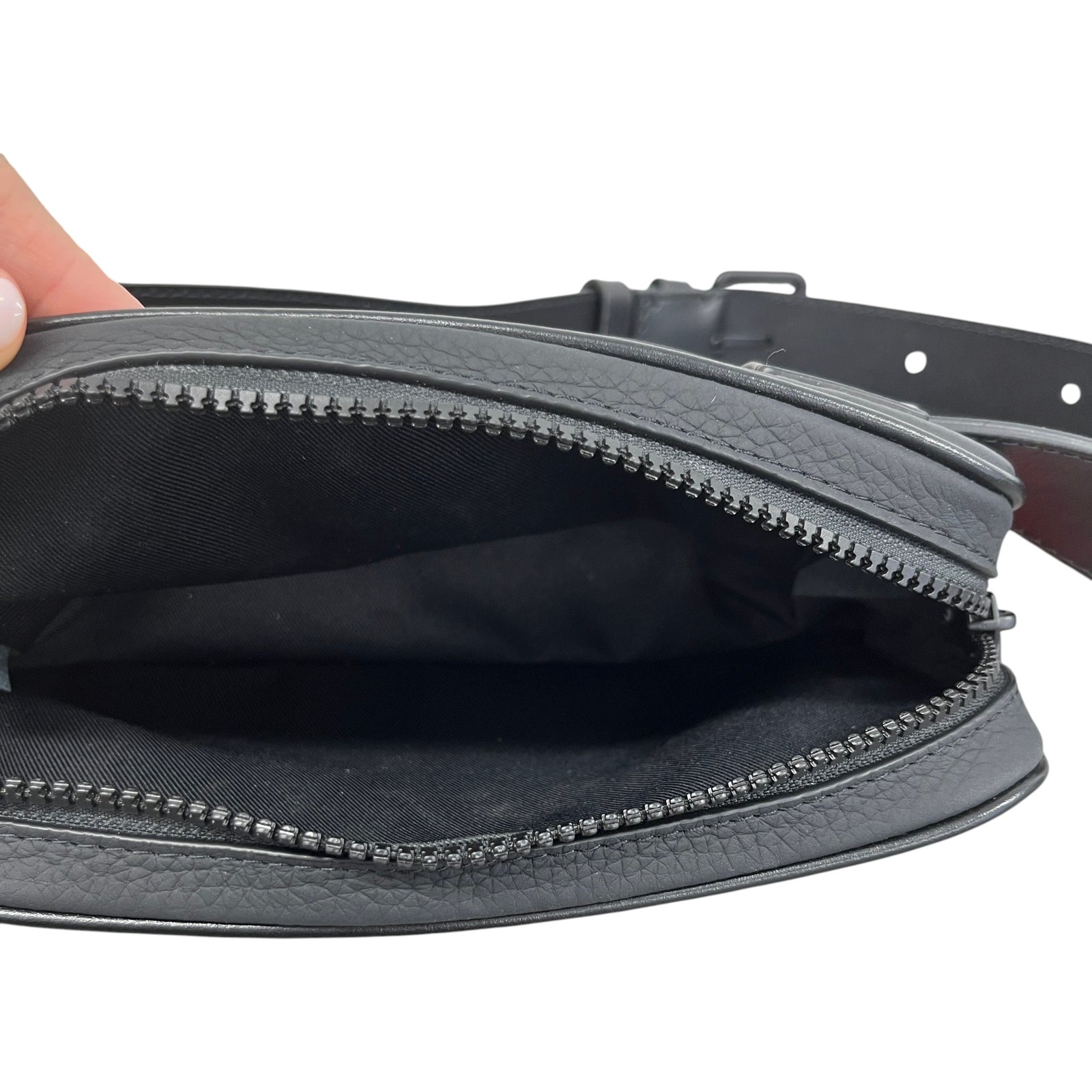 Men's Monogram Taurillon Handbag Black - Photo 8