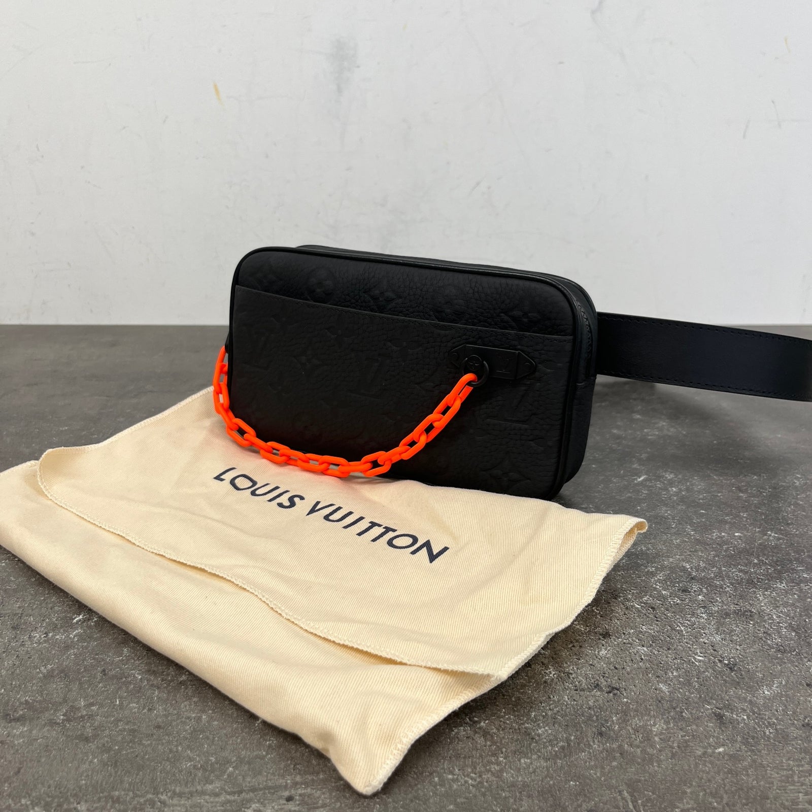 Men's Monogram Taurillon Handbag Black - Photo 11