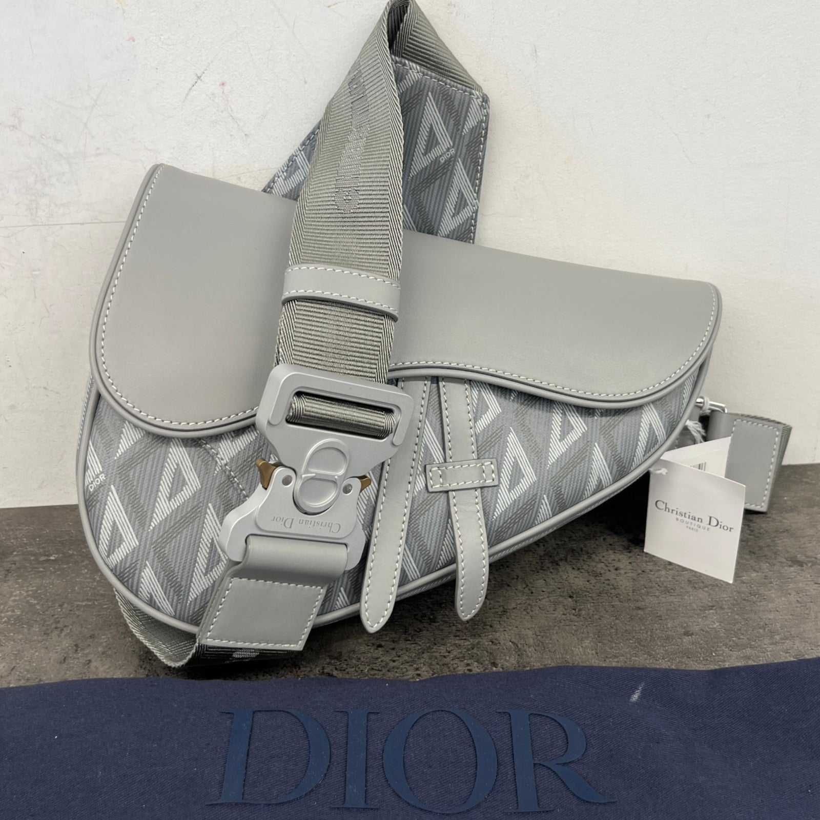 Men's Cd Diamond Saddle Bag Grey - Photo 15