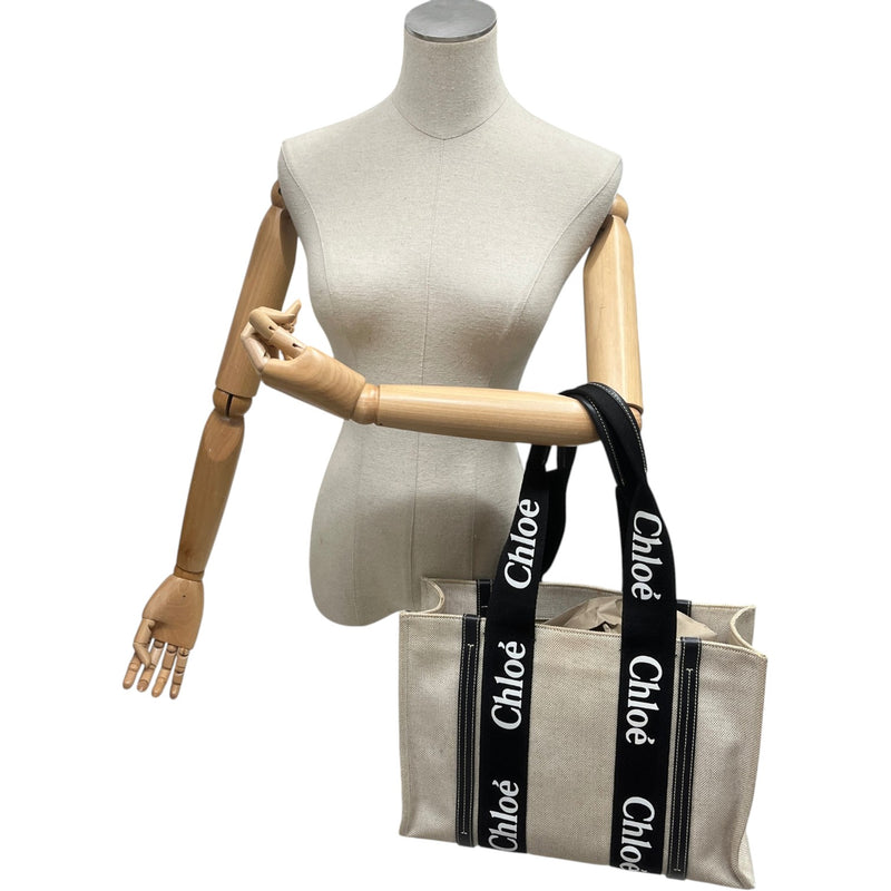 Women's Medium Woody Tote Handbag Beige