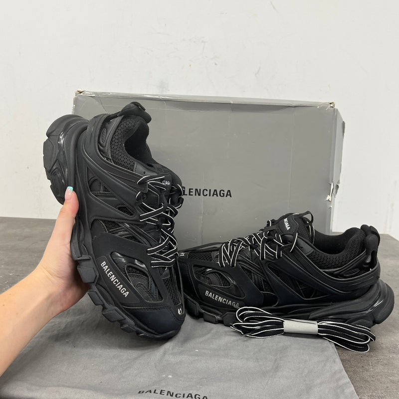Men's Track Low Trainers Black Size EU 41 / UK 7