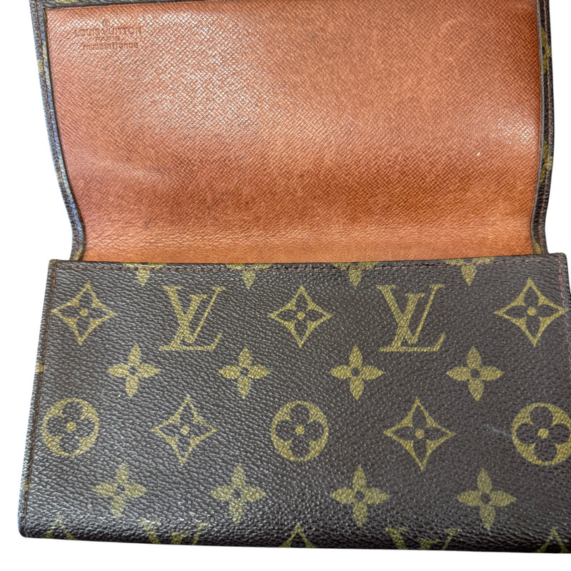 Women's Monogram Sarah Wallet Brown