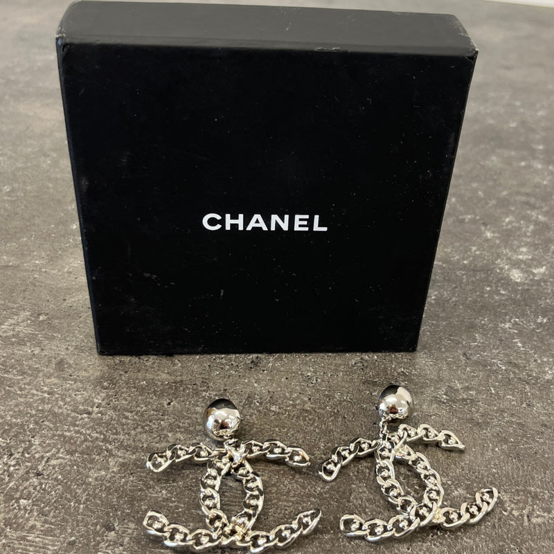 Women's 22A Cc Chain Chained Stud Large Drop Earrings Silver