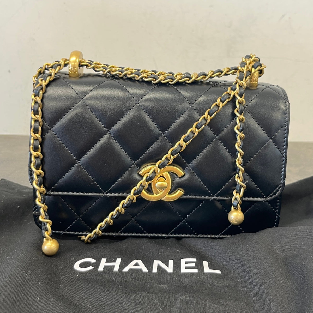 Women's Calfskin CC Small Perfect Fit Flap Handbag Black - Photo 14