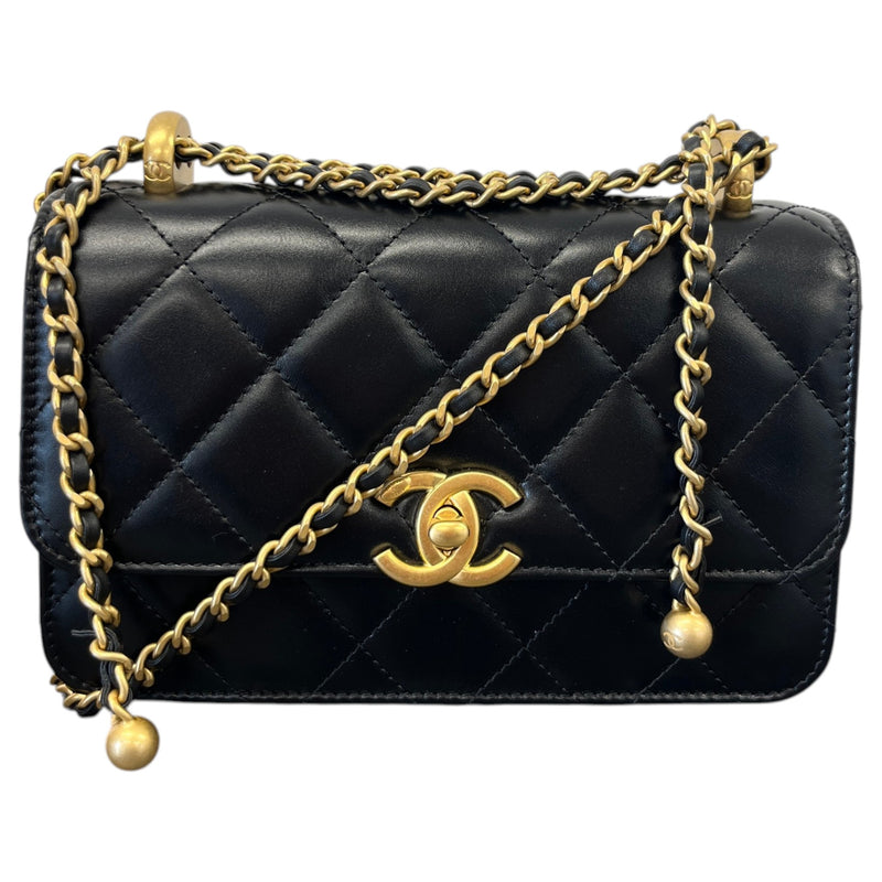Women's Calfskin CC Small Perfect Fit Flap Handbag Black