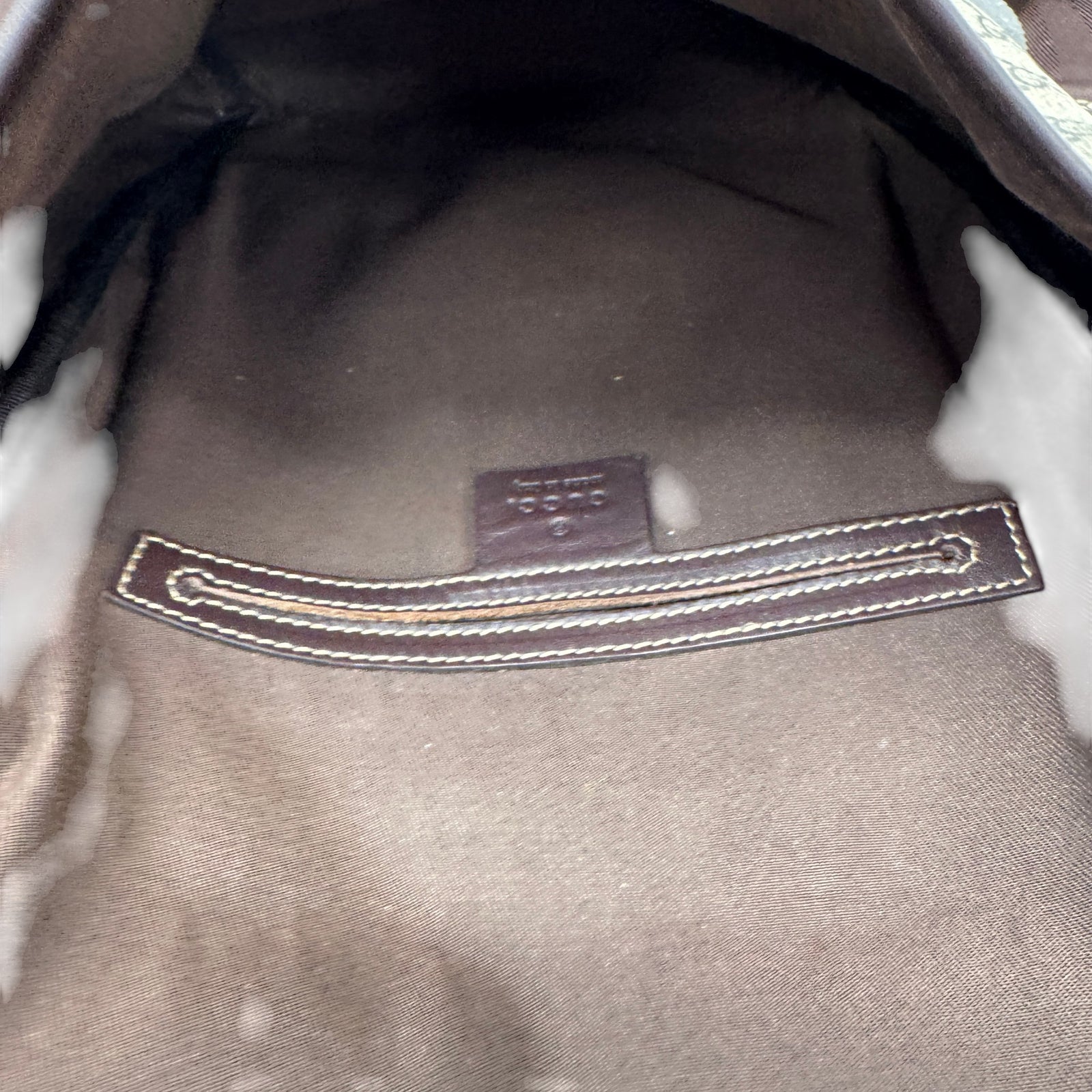 Women's Gg Supreme Messenger Bag Beige - Photo 10