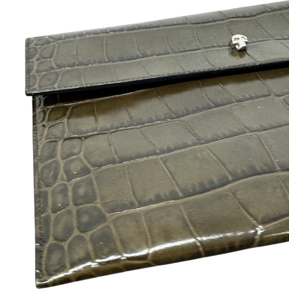 Women's Croc Print Skull Logo Clutch Green - Photo 5