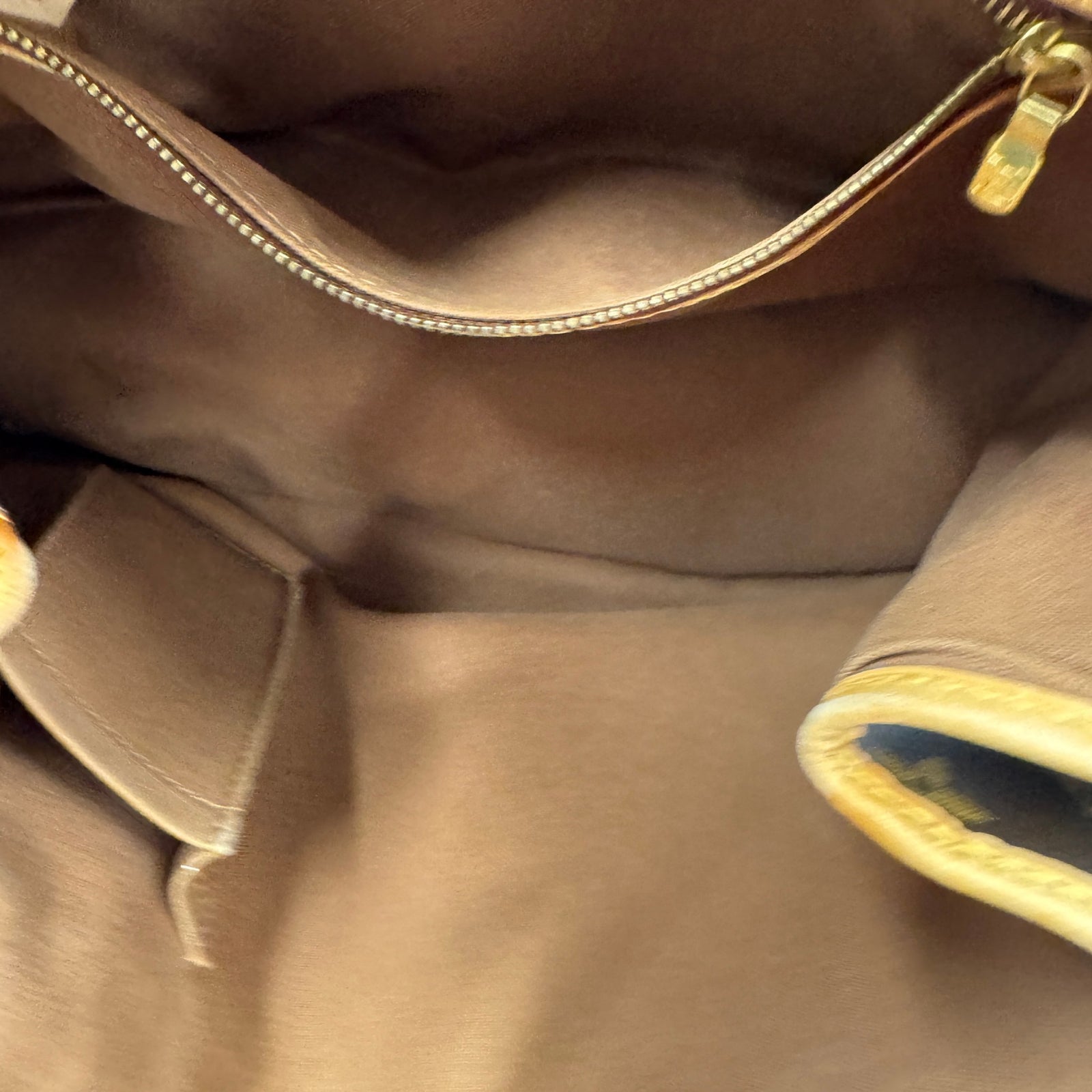 Women's Monogram Batignolles Horizontal Tote Bag Brown - Photo 9