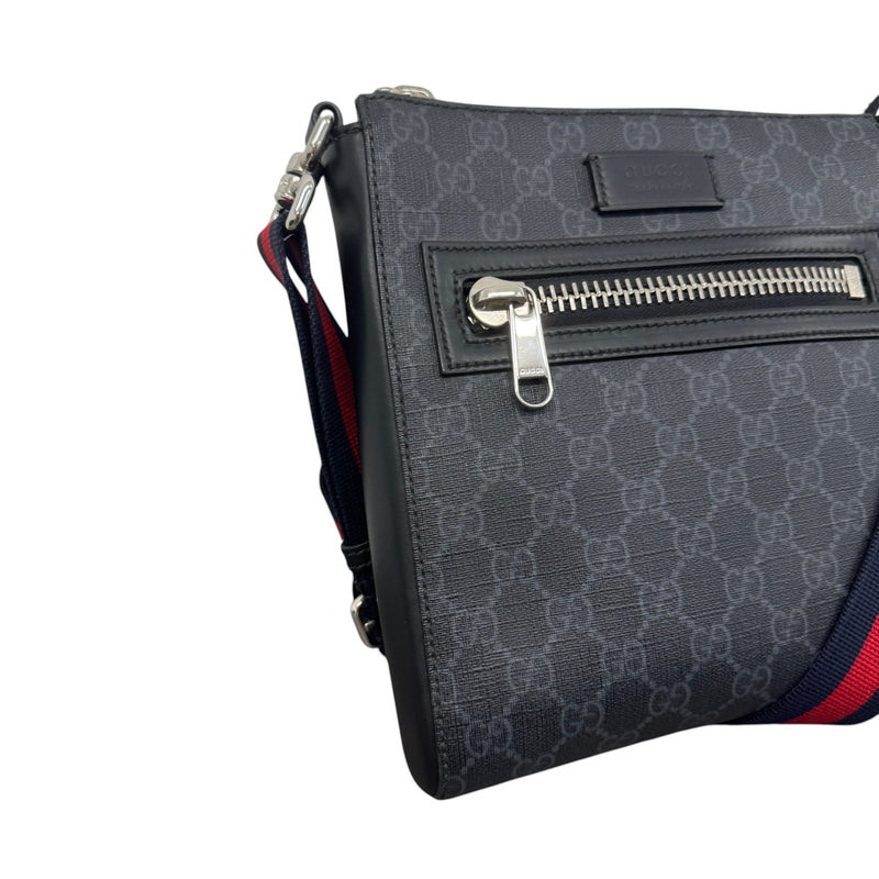Men's Gg Supreme Messenger Bag Black
