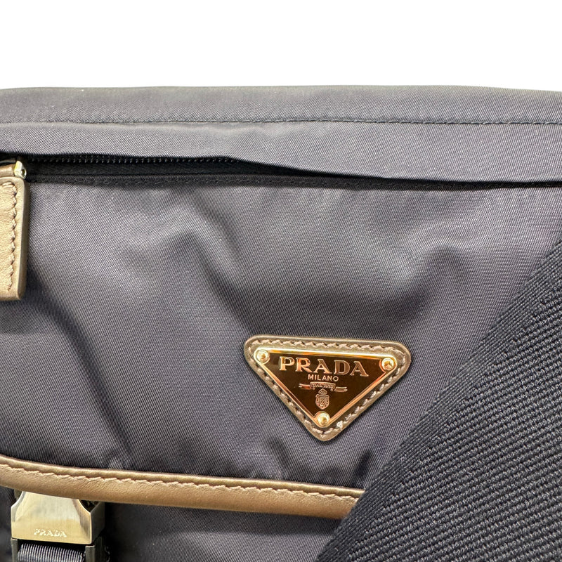 Men's Re-Nylon Plaque Logo Messenger Bag Navy