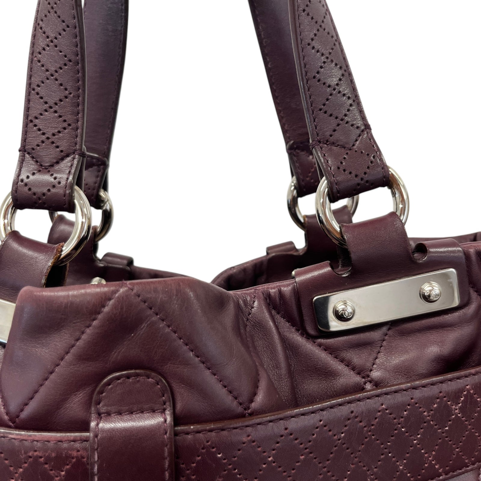 Women's Paris-Londres Door Latch Tote Handbag Burgundy - Photo 8