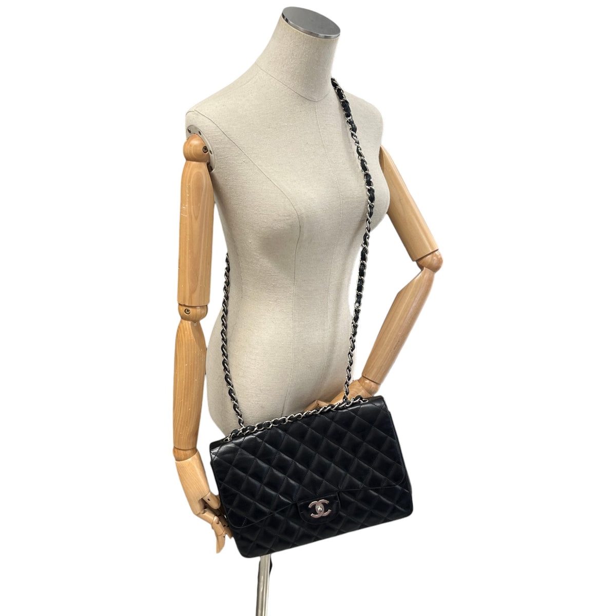 Women's Classic Double Flap Jumbo Lambskin Handbag Black - Photo 2