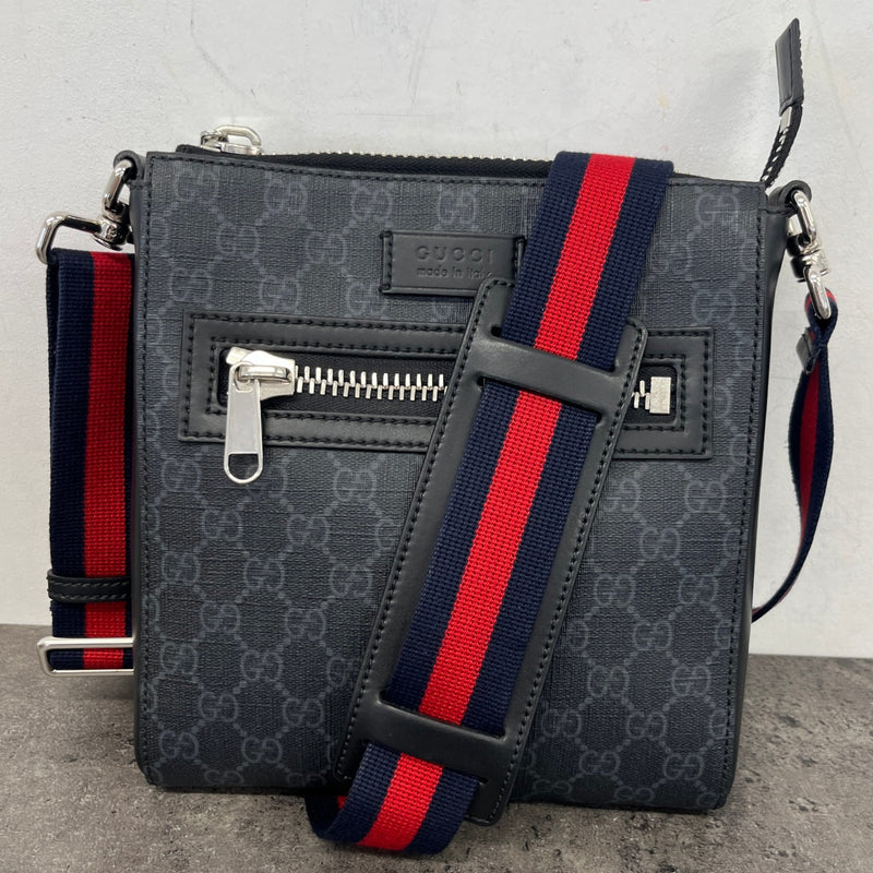 Men's GG Supreme Messenger Bag Black