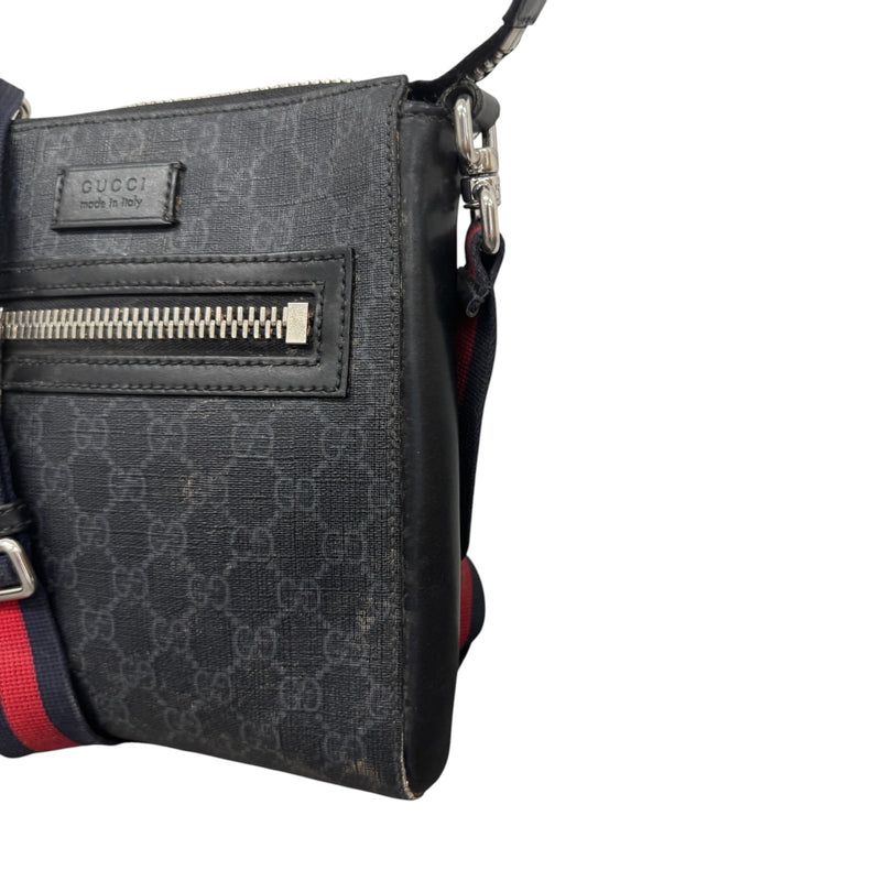 Men's Gg Supreme Messenger Bag Black