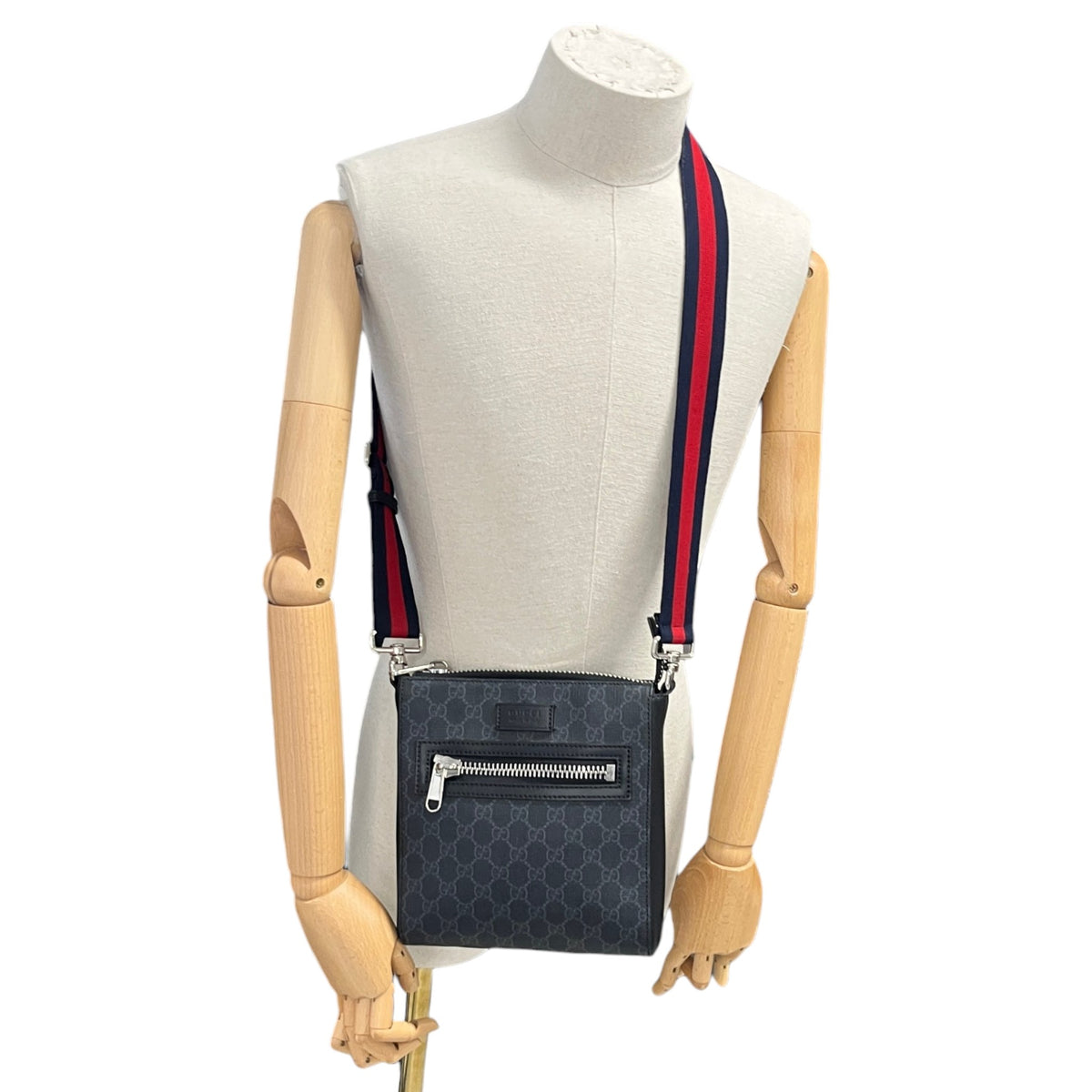 Men's GG Supreme Messenger Bag Black - Photo 2