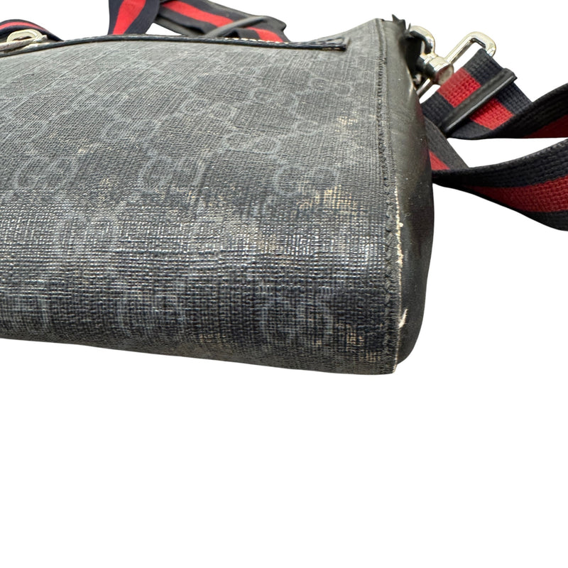 Men's Gg Supreme Messenger Bag Black