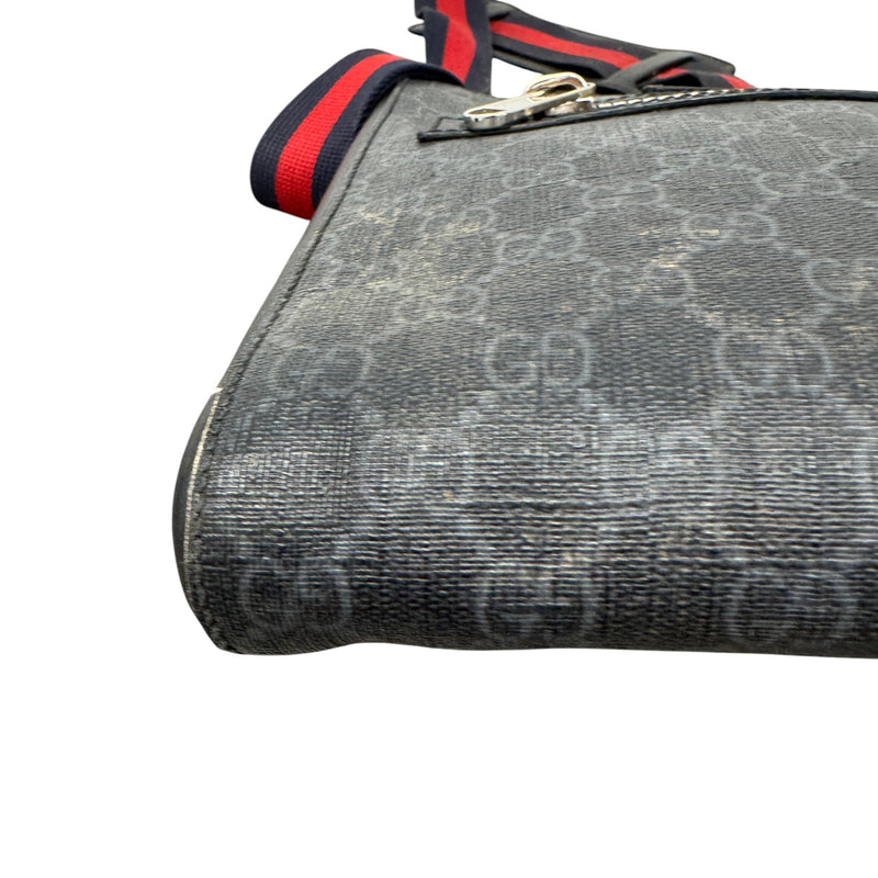 Men's Gg Supreme Messenger Bag Black