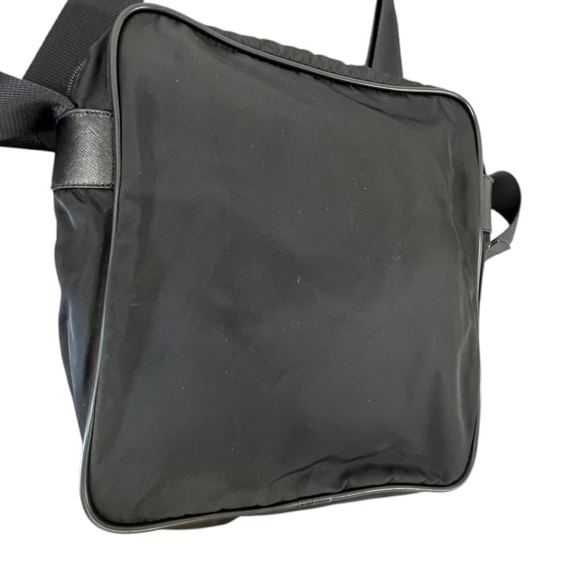 Men's Re-Nylon Plaque Logo Messenger Bag Black