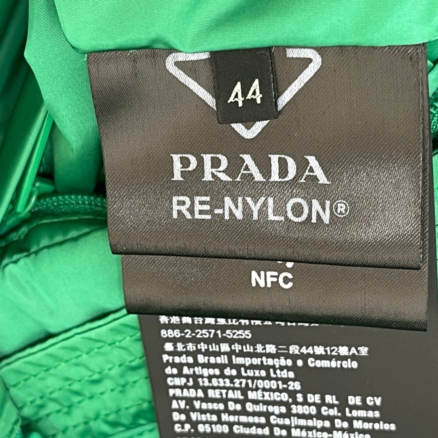 Men's Re-Nylon Logo Windbreaker Green Size XS - Photo 7