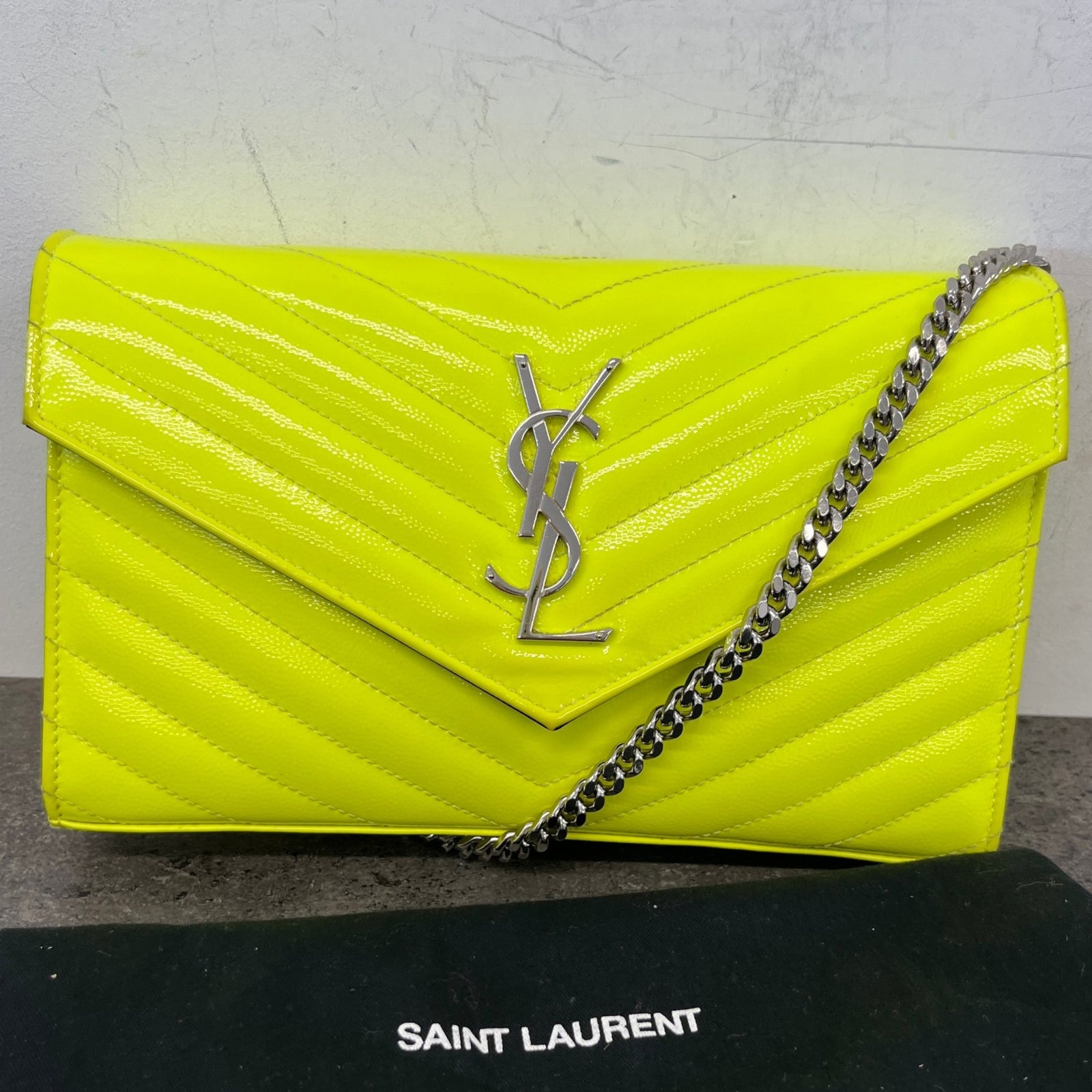 Saint Laurent Women's Cassandre Matelassé Wallet On Chain Patent Bag Yellow - Photo 13