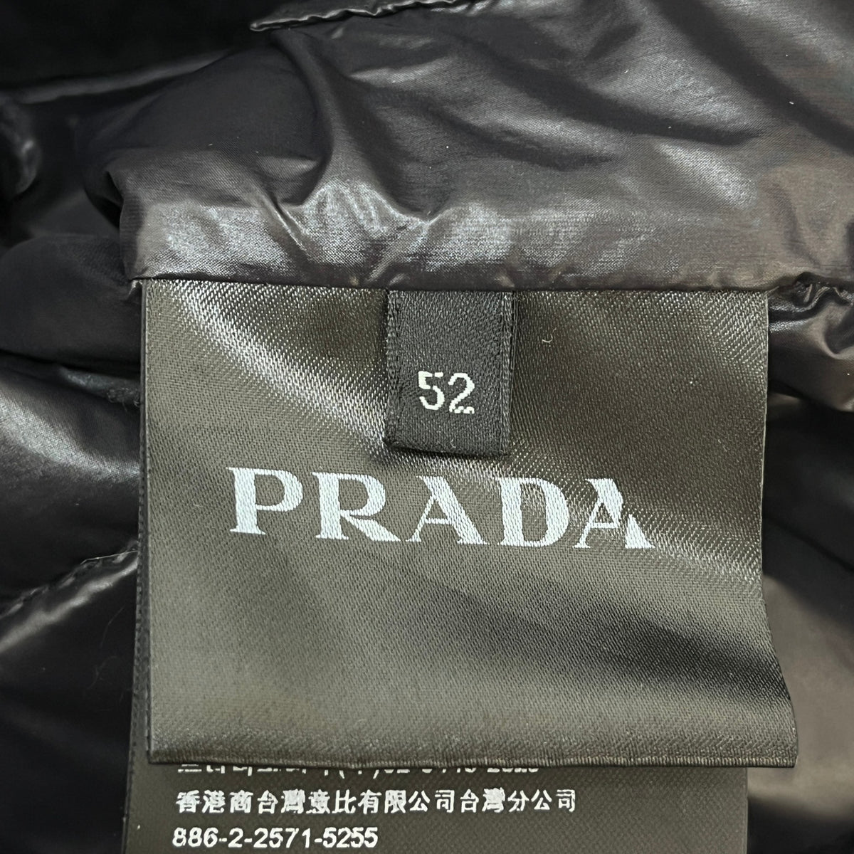 Men's Re-Nylon Plaque Logo Down Jacket Black Size XL - Photo 6
