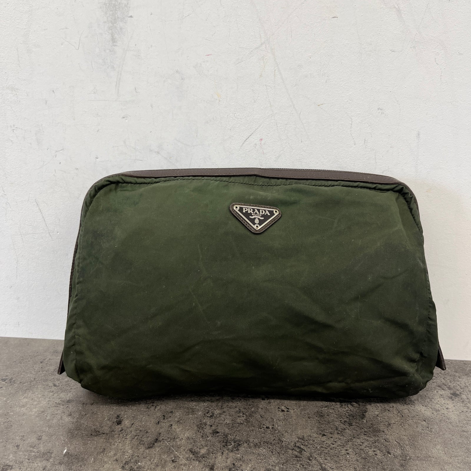Men's Nylon Triangle Logo Toiletry Bag Khaki - Photo 9