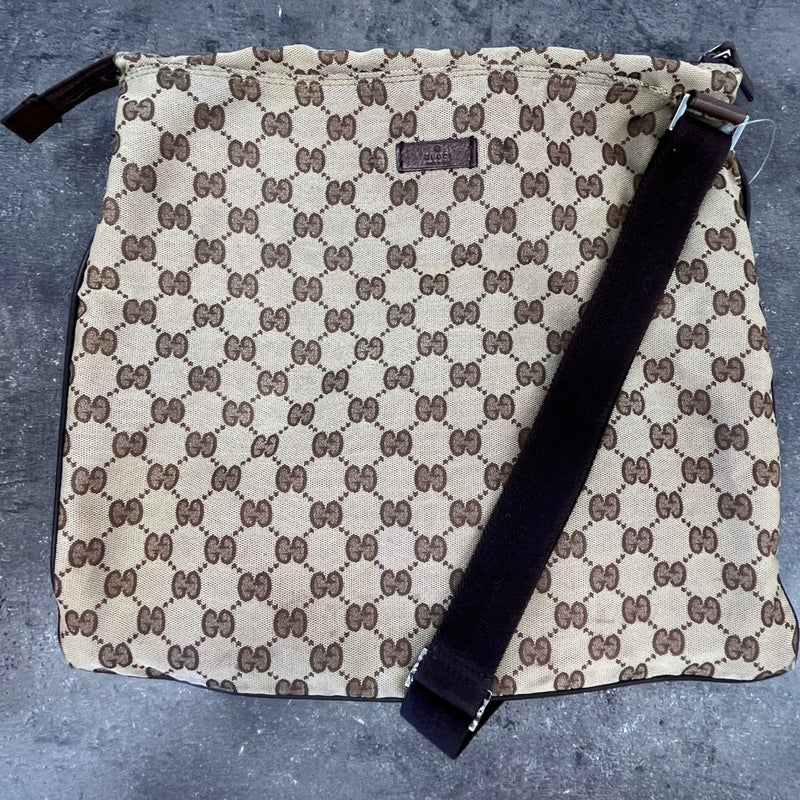 Women's Gg Supreme Messenger Bag Beige
