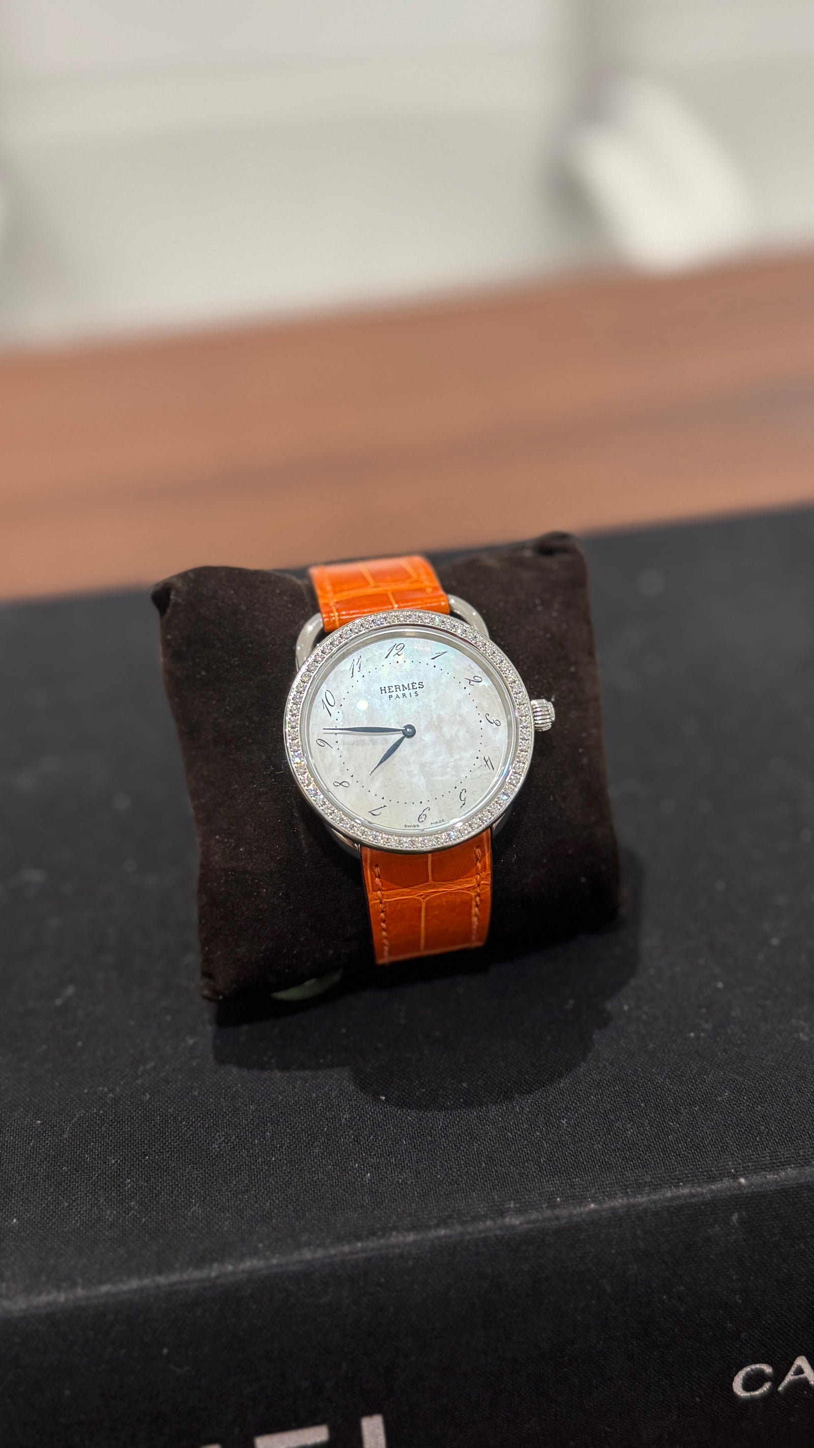 Hermes Women's Arceau Diamond AR5.730 Watch Orange - Photo 7
