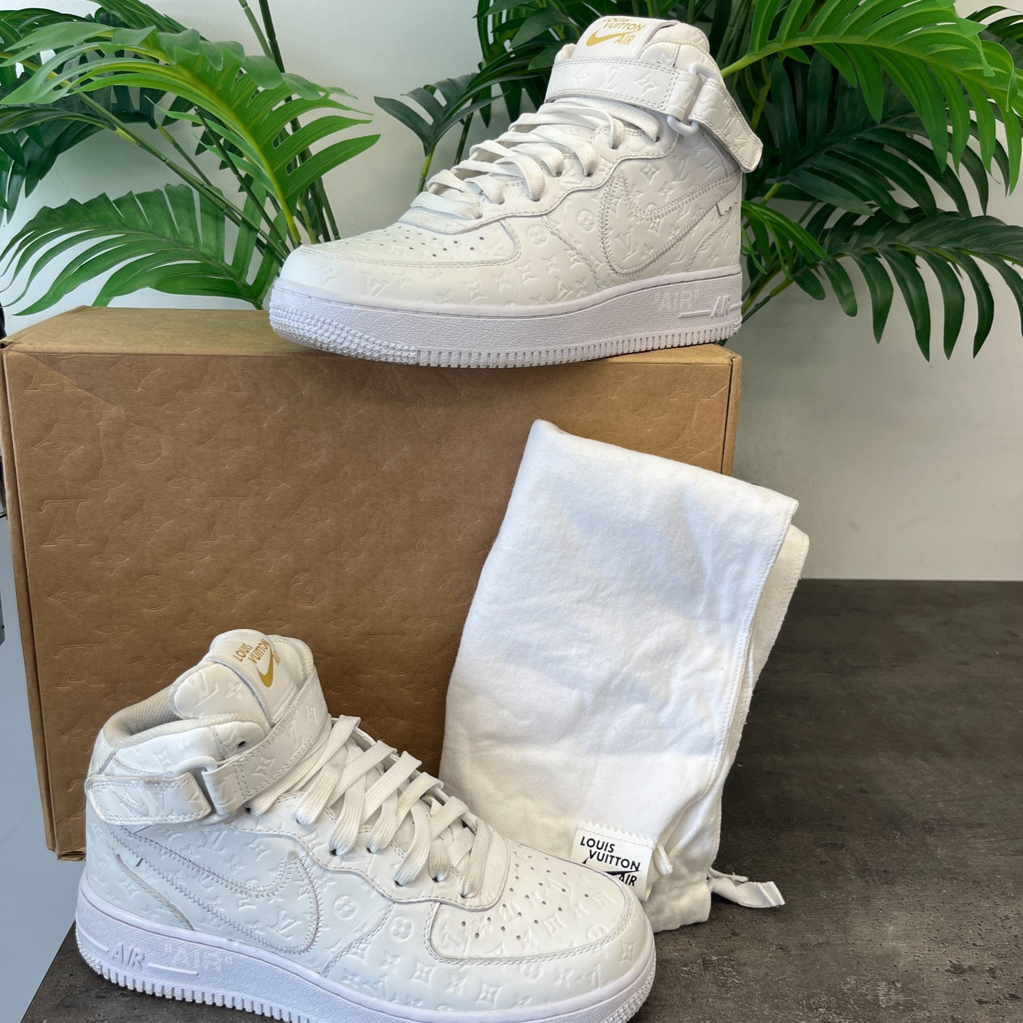 Men's Louis Vuitton X Air Force Mid High Trainers White Size EU
