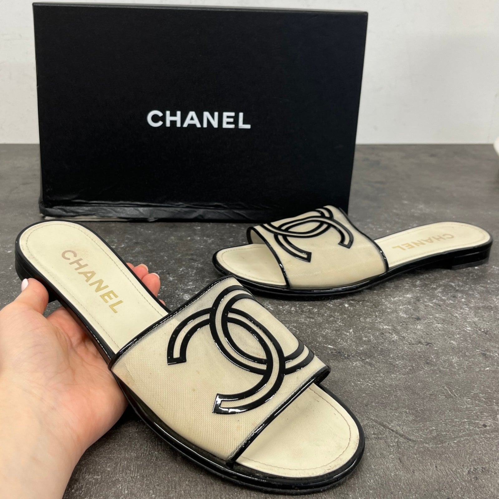 Women's Interlocking Cc Logo Sandals Beige Size EU 40.5 / 7.5 - Photo 11