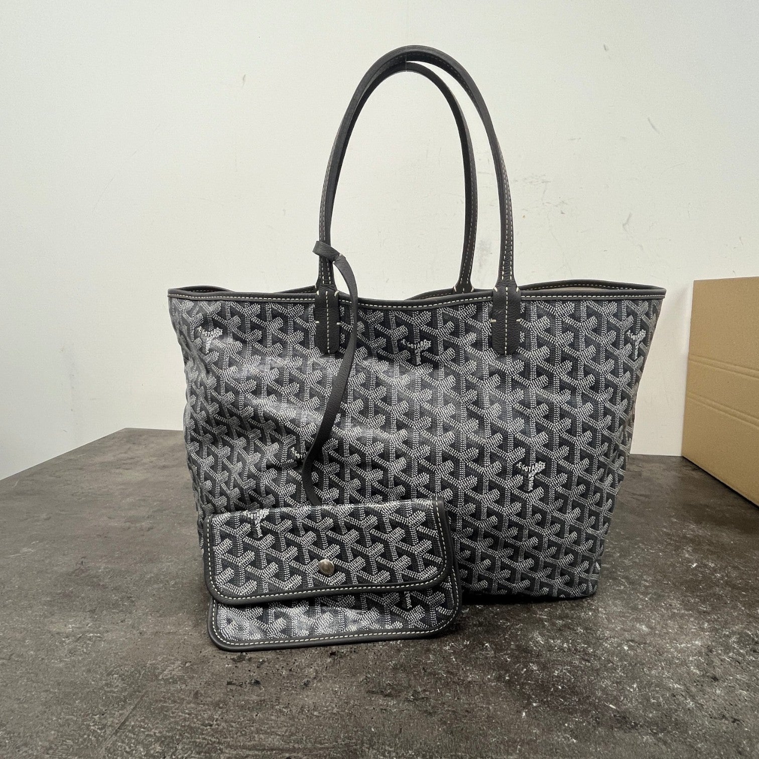 Women's Saint Louis Pm Tote Handbag Grey - Photo 13