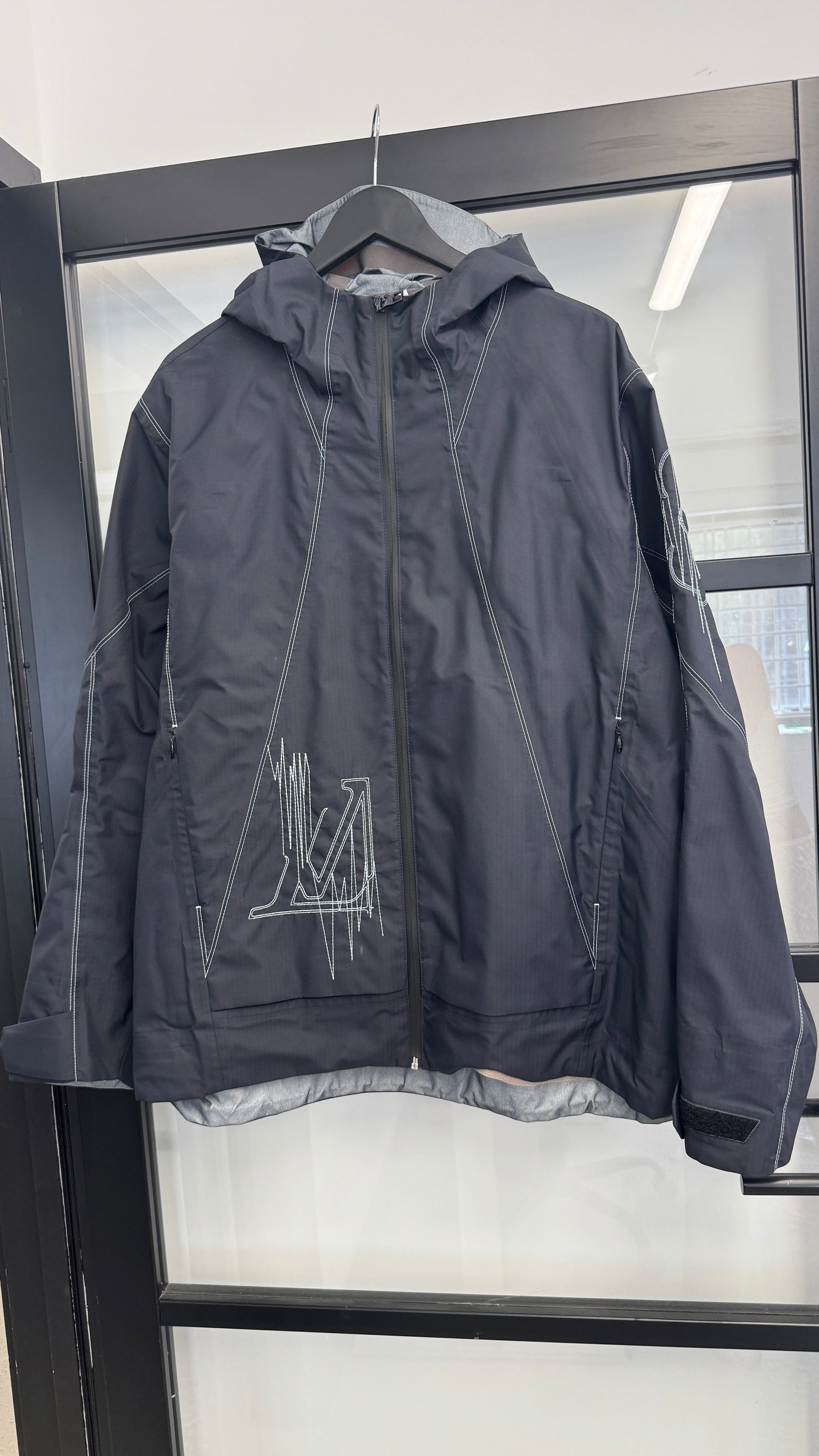 Louis Vuitton Men's LV Frequency Technical Hooded Blouson Windbreaker Navy Size XL - Photo 13