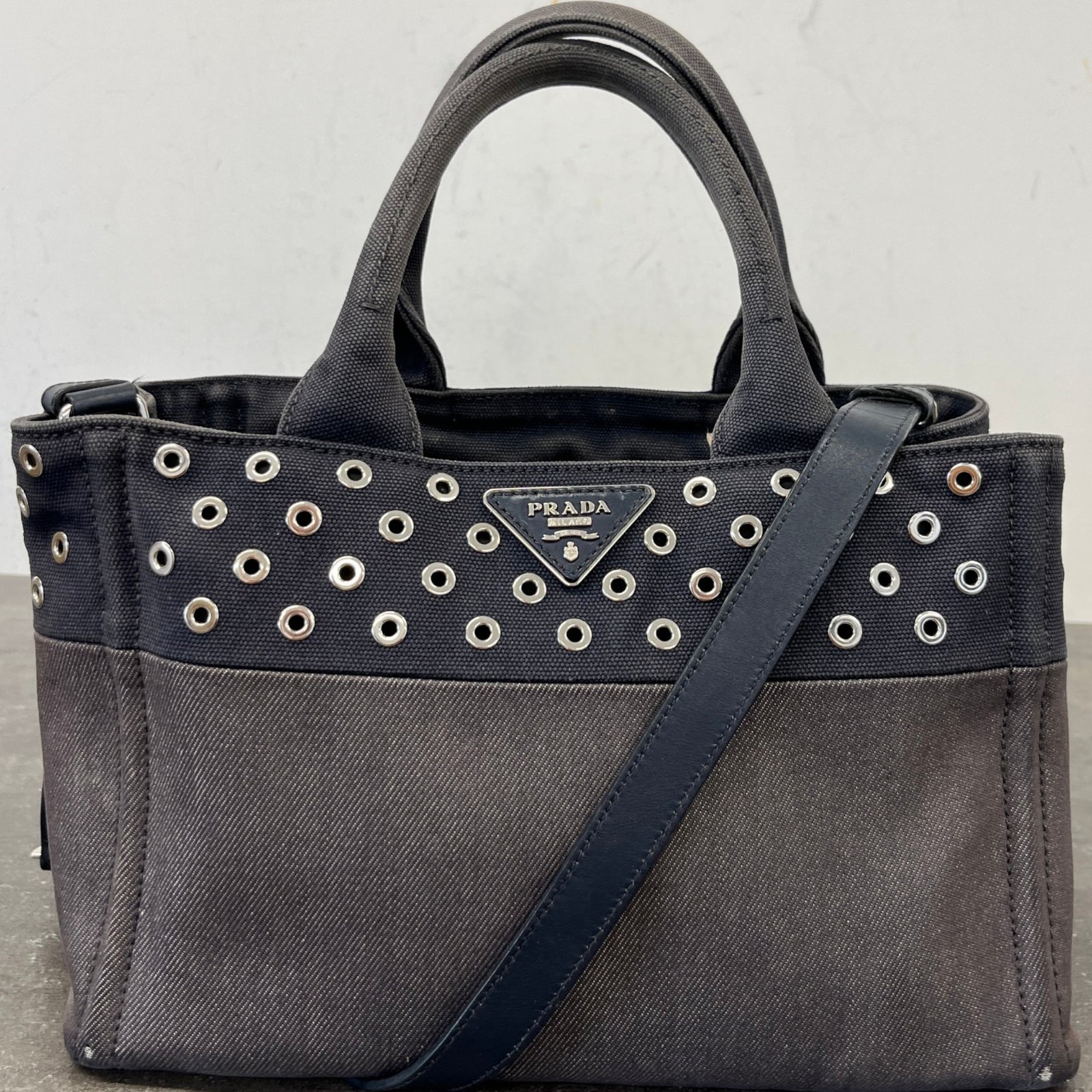 Women's Plaque Logo Denim Patch Handbag Navy - Photo 11