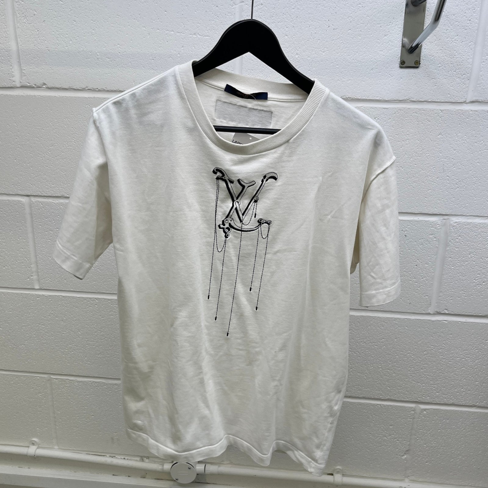 Men's Lv Pendant T-Shirt White Size L - Photo 9