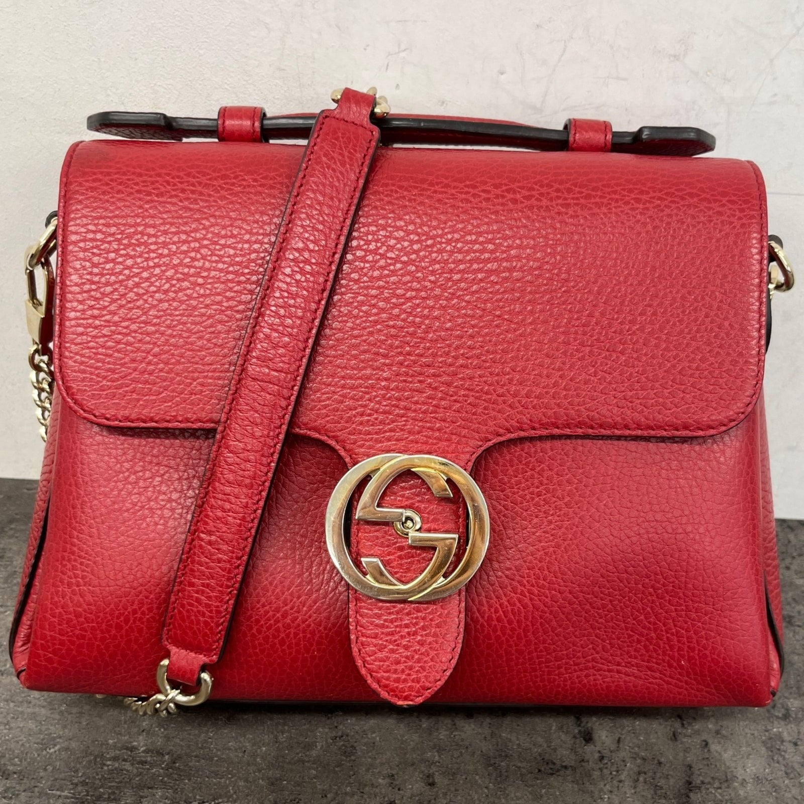 Women's Medium Interlocking G Crossbody Bag Red - Photo 13