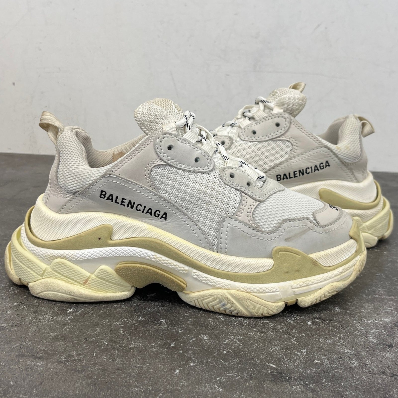 Women's Triple S Low Trainers White Size UK 3 / EU 36 - Photo 12