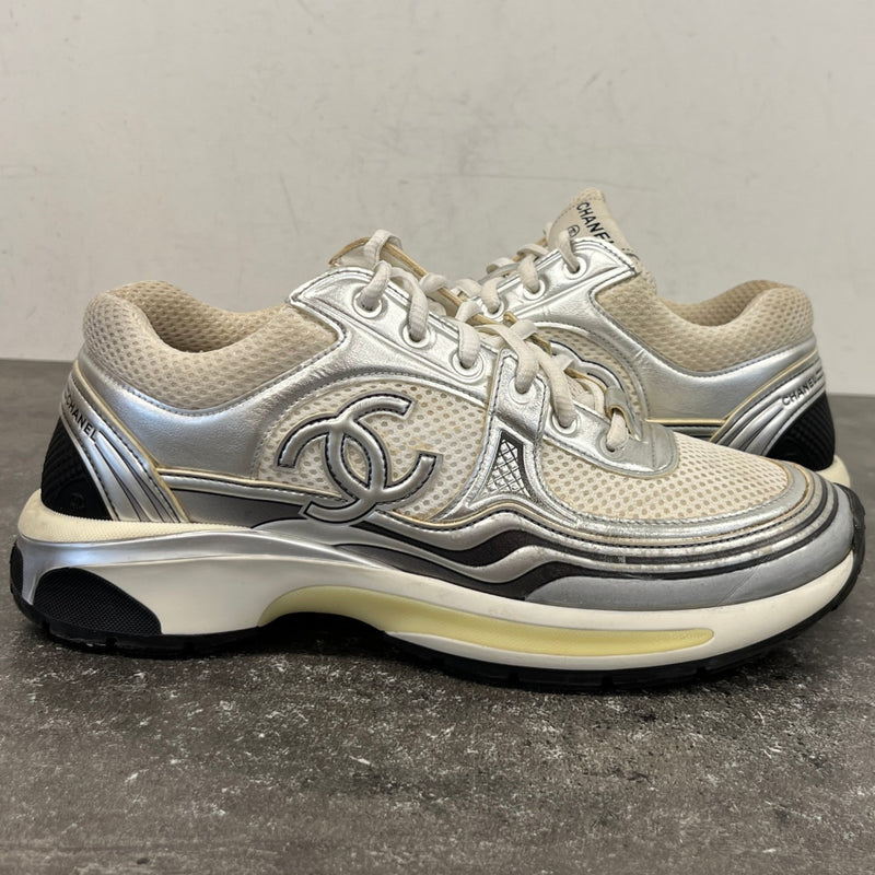 Women's CC Runner Low Trainers Silver Size UK 6.5 / EU 39.5