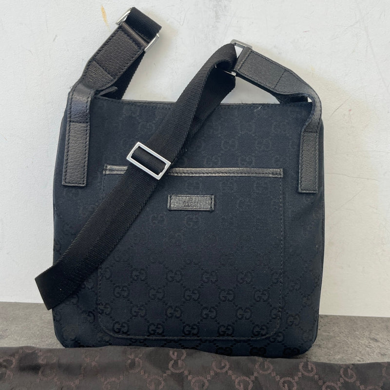 Men's Gg Supreme Messenger Bag Black
