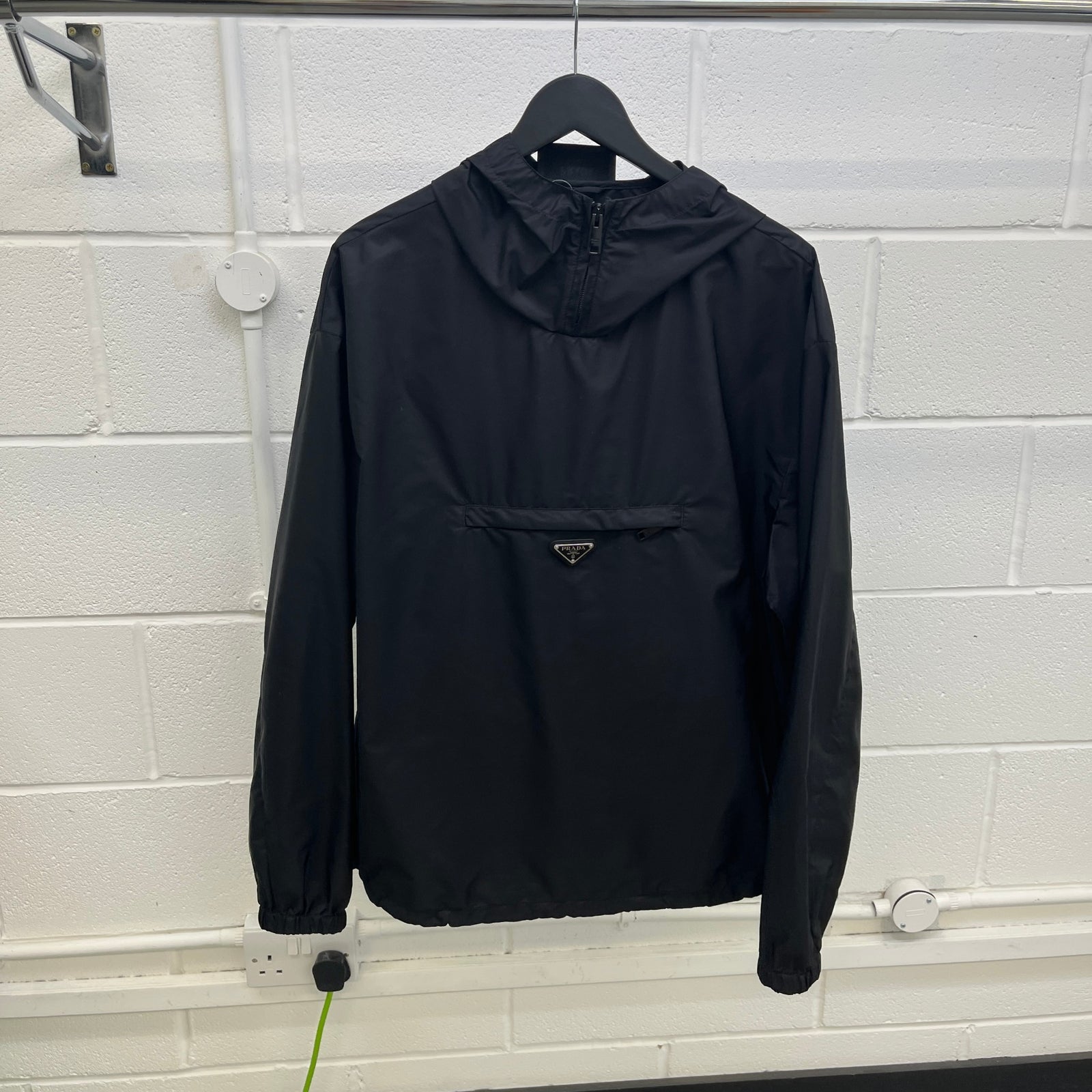 Men's Plaque Logo Windbreaker Black Size M - Photo 7